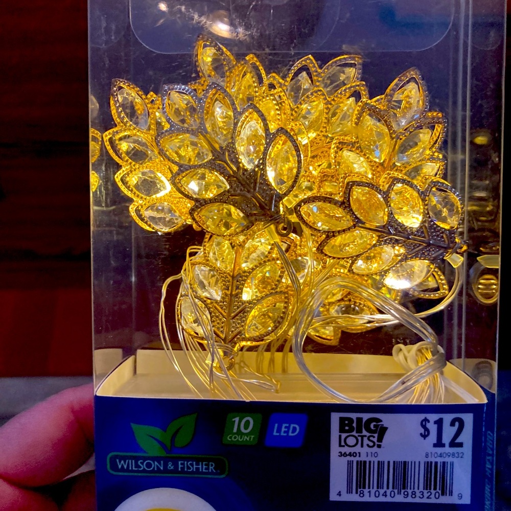 Warm white leaf micro lights